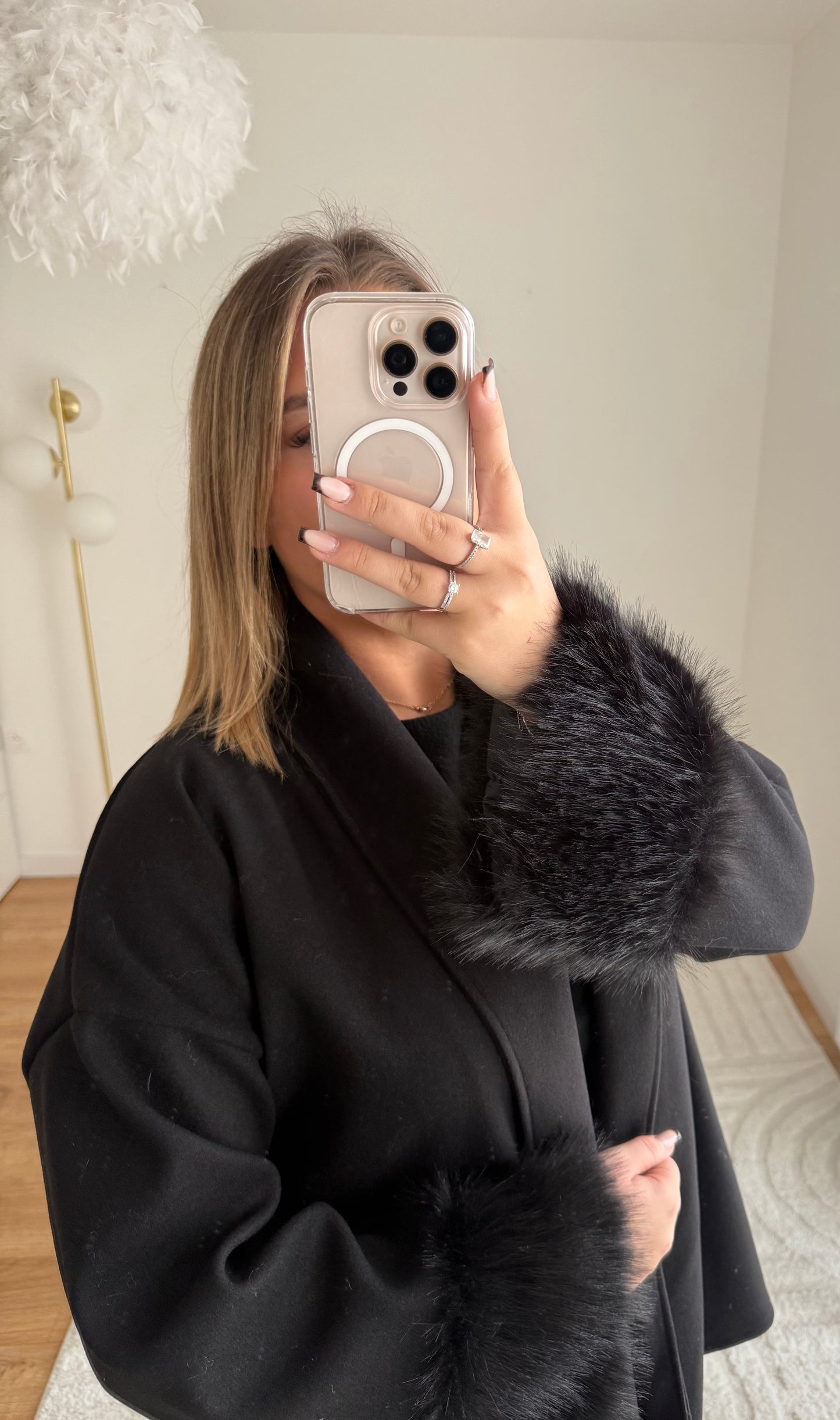 Manteau manche fourrure 🖤