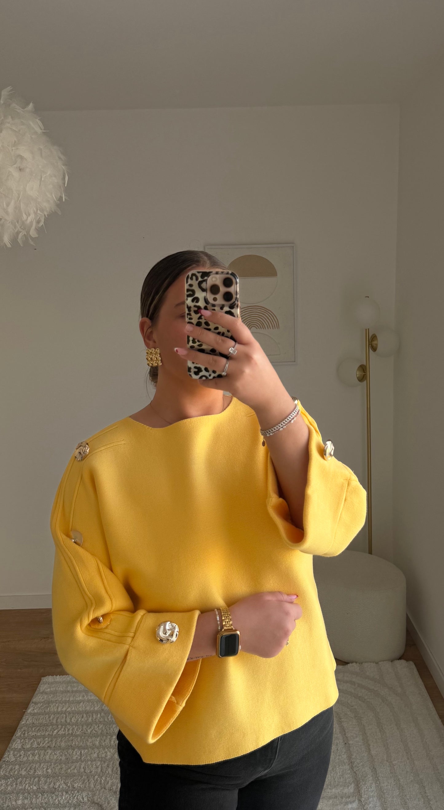 Pull jaune manche bouton