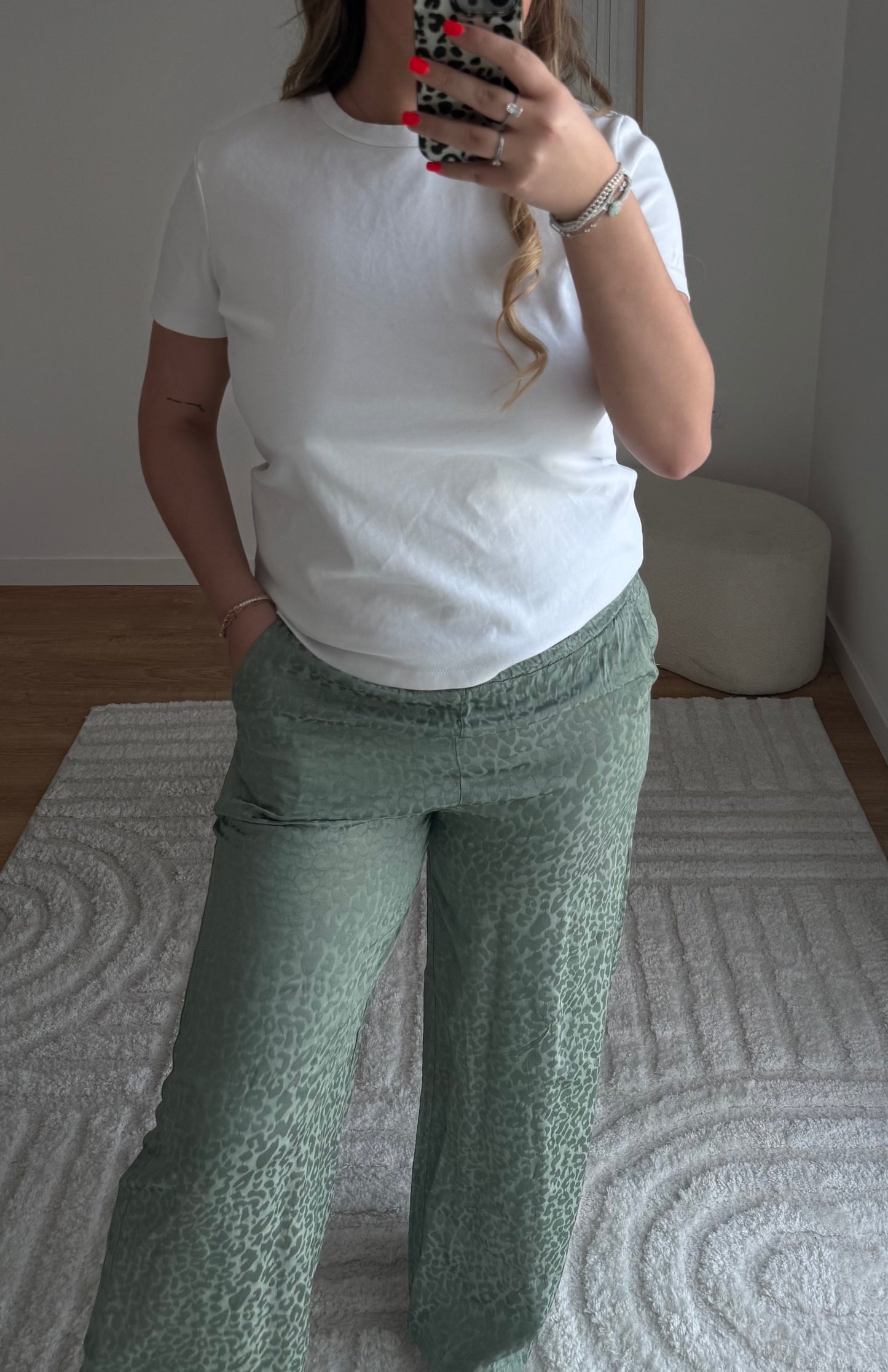 Pantalon satin léopard vert